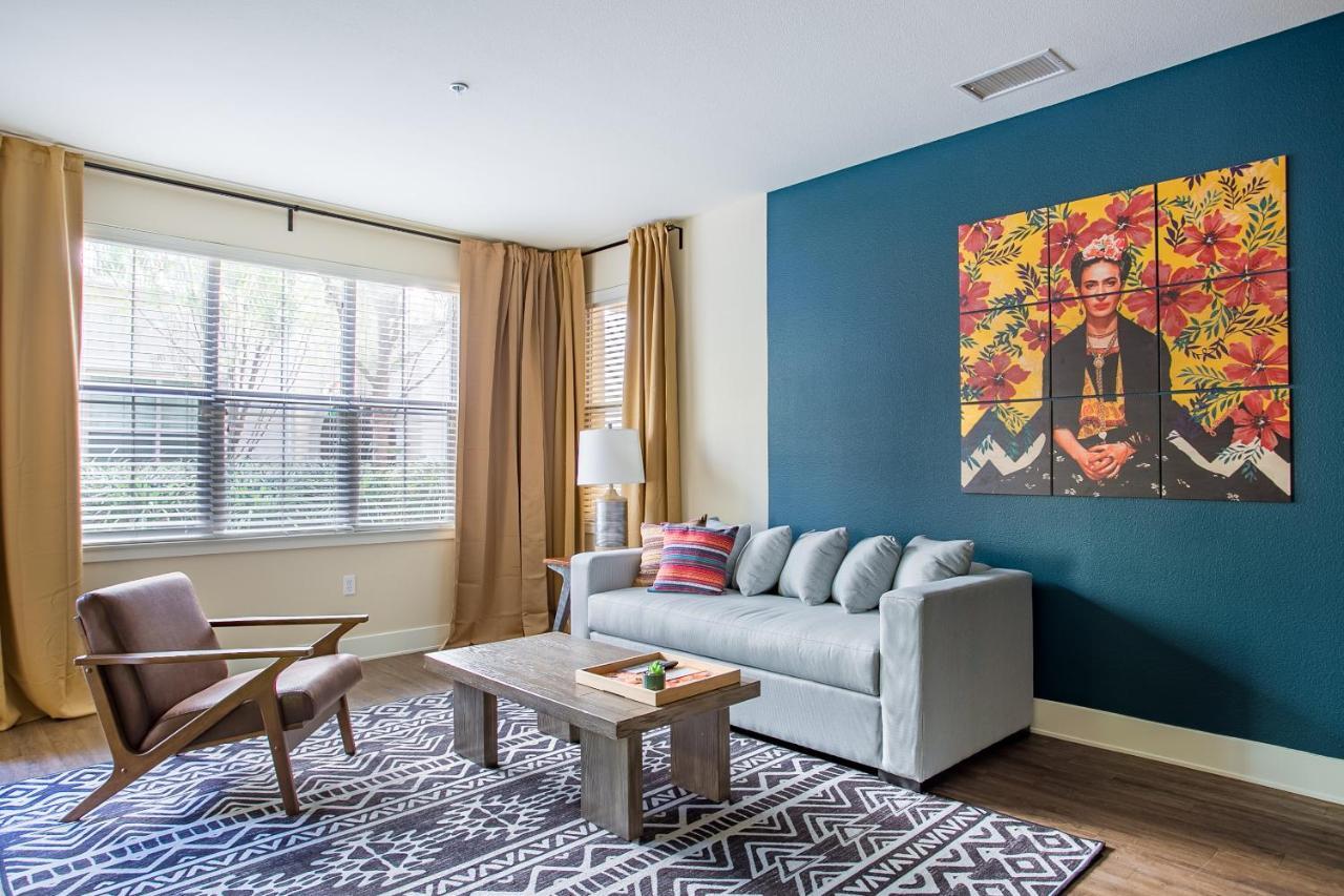 Wanderjaunt - Luxe Mission Valley Apts Apartment *